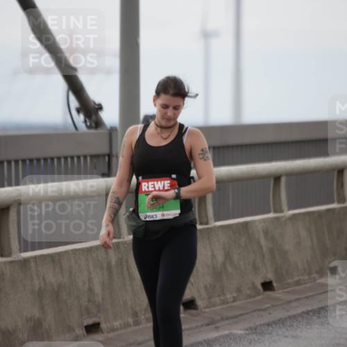 03.10.2025 - Köhlbrandbrückenlauf Jannik Wohlers http://msf.ph/oto/9137493 03.10.2025 16:07:46 Position 1 3494 meine-sportfotos.de