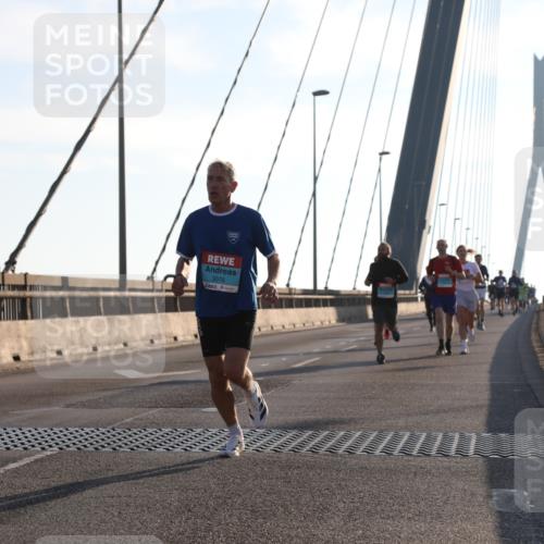 03.10.2025 - Köhlbrandbrückenlauf Yannick Fuchs http://msf.ph/oto/9137496 03.10.2025 08:21:26 Position 2 3078 meine-sportfotos.de