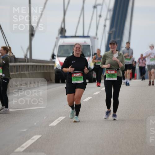 03.10.2025 - Köhlbrandbrückenlauf Jannik Wohlers http://msf.ph/oto/9137524 03.10.2025 16:07:49 Position 1 8721 meine-sportfotos.de