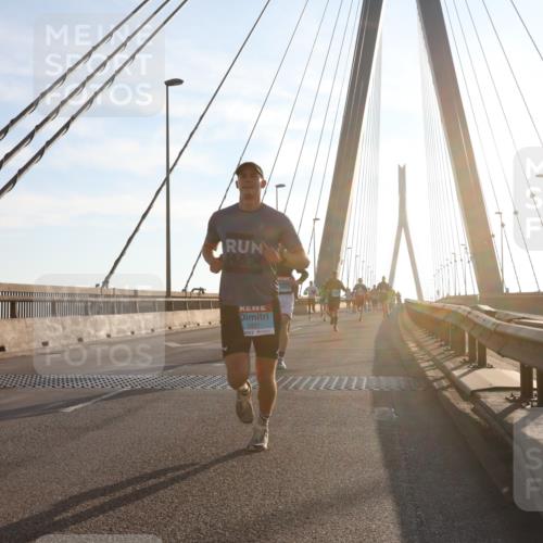 03.10.2025 - Köhlbrandbrückenlauf Yannick Fuchs http://msf.ph/oto/9137588 03.10.2025 08:21:32 Position 2 1085, 2831 meine-sportfotos.de