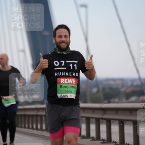 03.10.2025 - Köhlbrandbrückenlauf Jannik Wohlers http://msf.ph/oto/9137707 03.10.2025 15:25:14 Position 1 07, 11, 9405 meine-sportfotos.de