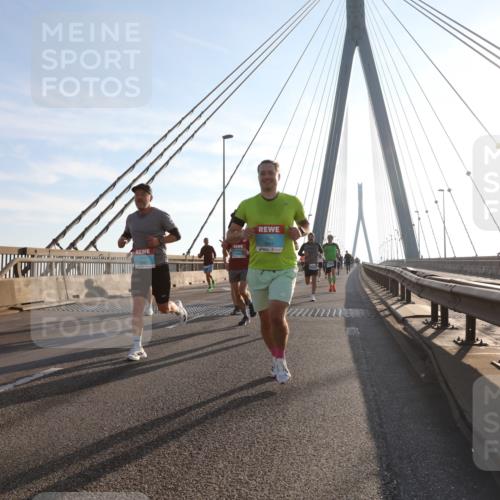 03.10.2025 - Köhlbrandbrückenlauf Yannick Fuchs http://msf.ph/oto/9137733 03.10.2025 08:21:44 Position 2  meine-sportfotos.de
