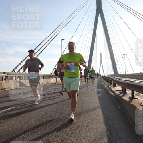 03.10.2025 - Köhlbrandbrückenlauf Yannick Fuchs http://msf.ph/oto/9137739 03.10.2025 08:21:44 Position 2 3841 meine-sportfotos.de