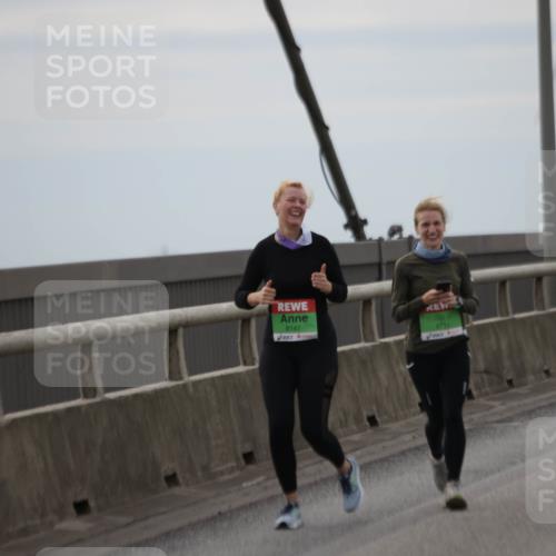 03.10.2025 - Köhlbrandbrückenlauf Jannik Wohlers http://msf.ph/oto/9137781 03.10.2025 16:08:00 Position 1 8147, 9714 meine-sportfotos.de