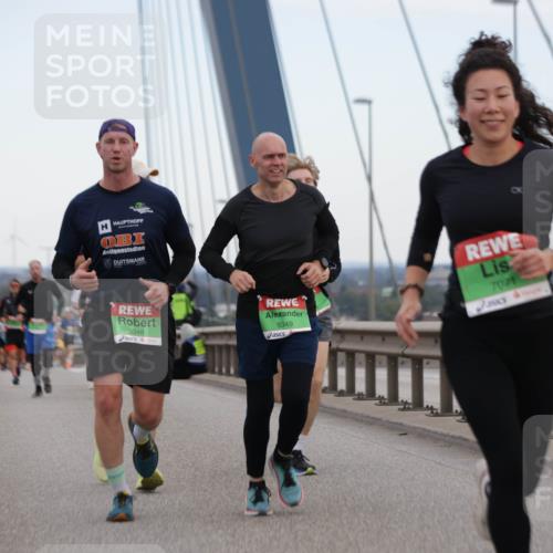 03.10.2025 - Köhlbrandbrückenlauf Jannik Wohlers http://msf.ph/oto/9137800 03.10.2025 15:25:17 Position 1 9348, 9349, 7071 meine-sportfotos.de