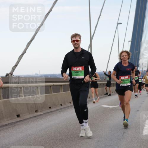 03.10.2025 - Köhlbrandbrückenlauf Jannik Wohlers http://msf.ph/oto/9137875 03.10.2025 15:25:19 Position 1 9347, 7224, 8991 meine-sportfotos.de