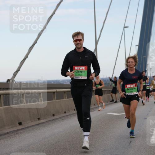 03.10.2025 - Köhlbrandbrückenlauf Jannik Wohlers http://msf.ph/oto/9137883 03.10.2025 15:25:19 Position 1 9347, 7224, 8991 meine-sportfotos.de