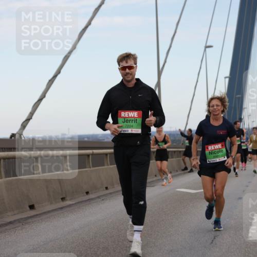 03.10.2025 - Köhlbrandbrückenlauf Jannik Wohlers http://msf.ph/oto/9137887 03.10.2025 15:25:19 Position 1 9347, 7224, 8991 meine-sportfotos.de