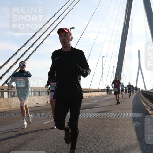 03.10.2025 - Köhlbrandbrückenlauf Yannick Fuchs http://msf.ph/oto/9137893 03.10.2025 08:21:54 Position 2 1275 meine-sportfotos.de