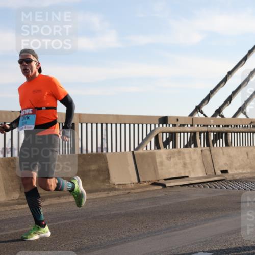 03.10.2025 - Köhlbrandbrückenlauf Yannick Fuchs http://msf.ph/oto/9137914 03.10.2025 08:21:56 Position 2 3286 meine-sportfotos.de