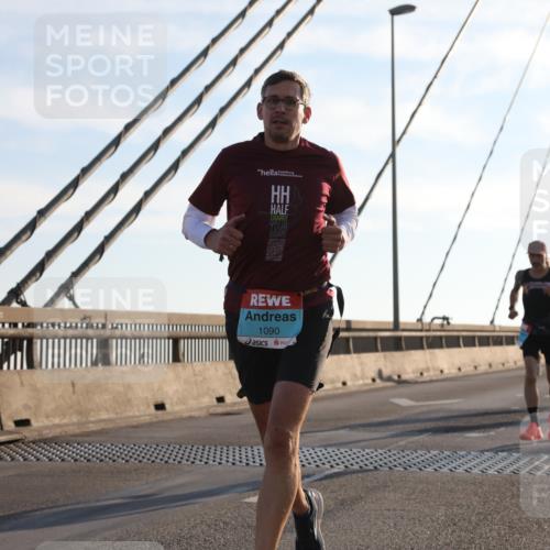 03.10.2025 - Köhlbrandbrückenlauf Yannick Fuchs http://msf.ph/oto/9137921 03.10.2025 08:21:57 Position 2 1090 meine-sportfotos.de