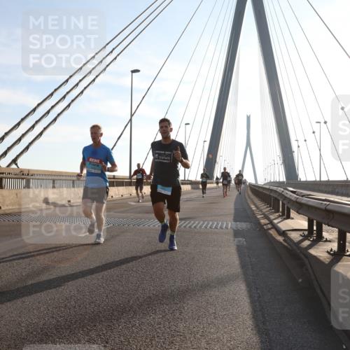 03.10.2025 - Köhlbrandbrückenlauf Yannick Fuchs http://msf.ph/oto/9137957 03.10.2025 08:22:00 Position 2 2014 meine-sportfotos.de