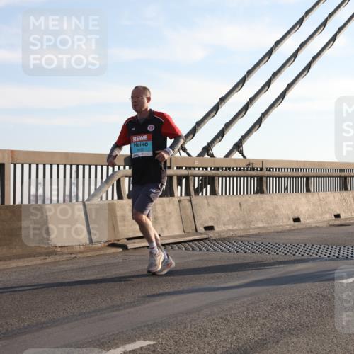 03.10.2025 - Köhlbrandbrückenlauf Yannick Fuchs http://msf.ph/oto/9137983 03.10.2025 08:22:03 Position 2 3402 meine-sportfotos.de