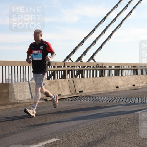 03.10.2025 - Köhlbrandbrückenlauf Yannick Fuchs http://msf.ph/oto/9137988 03.10.2025 08:22:03 Position 2 3402 meine-sportfotos.de