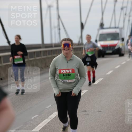 03.10.2025 - Köhlbrandbrückenlauf Jannik Wohlers http://msf.ph/oto/9138040 03.10.2025 16:08:10 Position 1 8757 meine-sportfotos.de