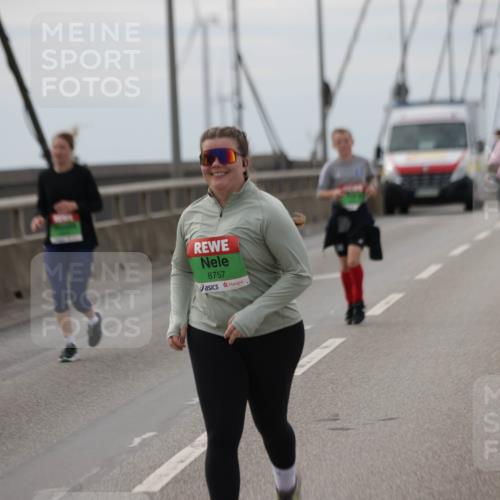 03.10.2025 - Köhlbrandbrückenlauf Jannik Wohlers http://msf.ph/oto/9138064 03.10.2025 16:08:10 Position 1 8757 meine-sportfotos.de