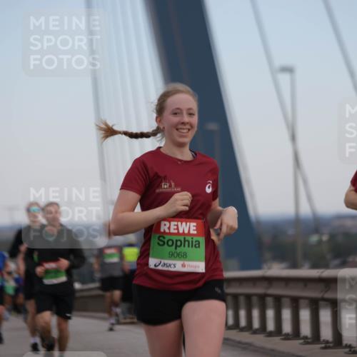 03.10.2025 - Köhlbrandbrückenlauf Jannik Wohlers http://msf.ph/oto/9138111 03.10.2025 15:28:13 Position 1 9068, 9067 meine-sportfotos.de