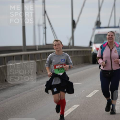 03.10.2025 - Köhlbrandbrückenlauf Jannik Wohlers http://msf.ph/oto/9138121 03.10.2025 16:08:13 Position 1 8421 meine-sportfotos.de