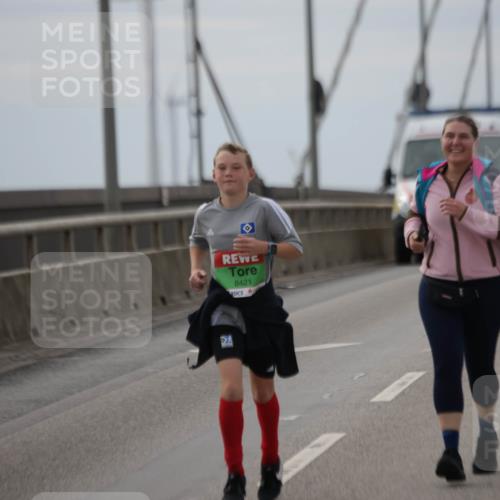 03.10.2025 - Köhlbrandbrückenlauf Jannik Wohlers http://msf.ph/oto/9138134 03.10.2025 16:08:13 Position 1 8421 meine-sportfotos.de
