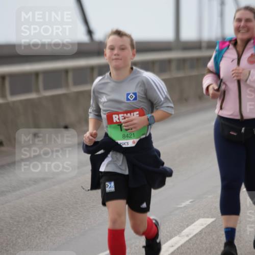 03.10.2025 - Köhlbrandbrückenlauf Jannik Wohlers http://msf.ph/oto/9138161 03.10.2025 16:08:15 Position 1 8421 meine-sportfotos.de