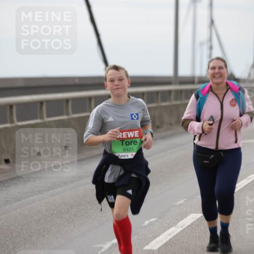03.10.2025 - Köhlbrandbrückenlauf Jannik Wohlers http://msf.ph/oto/9138180 03.10.2025 16:08:15 Position 1 8421 meine-sportfotos.de