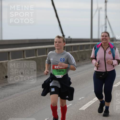 03.10.2025 - Köhlbrandbrückenlauf Jannik Wohlers http://msf.ph/oto/9138198 03.10.2025 16:08:15 Position 1 8421 meine-sportfotos.de