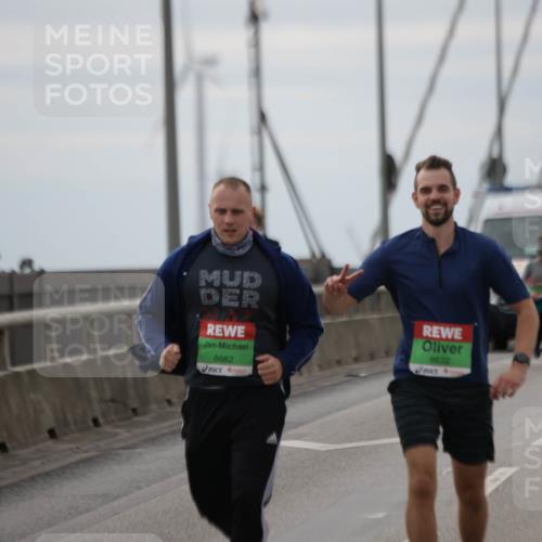 03.10.2025 - Köhlbrandbrückenlauf Jannik Wohlers http://msf.ph/oto/9138337 03.10.2025 16:08:34 Position 1 8682, 8672 meine-sportfotos.de
