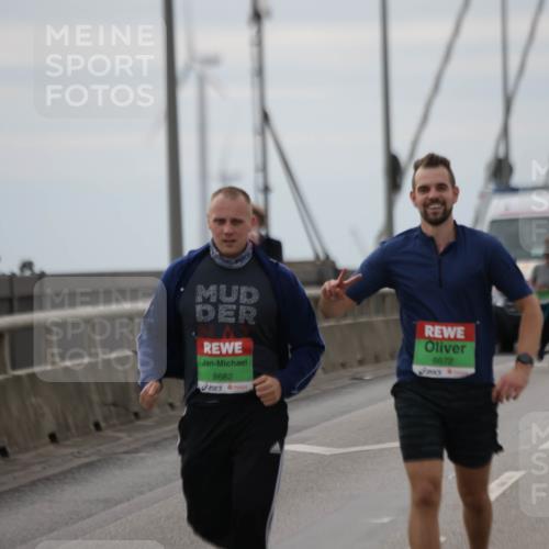 03.10.2025 - Köhlbrandbrückenlauf Jannik Wohlers http://msf.ph/oto/9138341 03.10.2025 16:08:34 Position 1 8682, 8672 meine-sportfotos.de