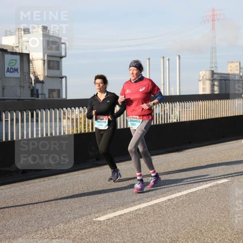 03.10.2025 - Köhlbrandbrückenlauf Lena Gebhardt http://msf.ph/oto/9138343 03.10.2025 09:56:03 Position 2 1305, 1633, 1782 meine-sportfotos.de