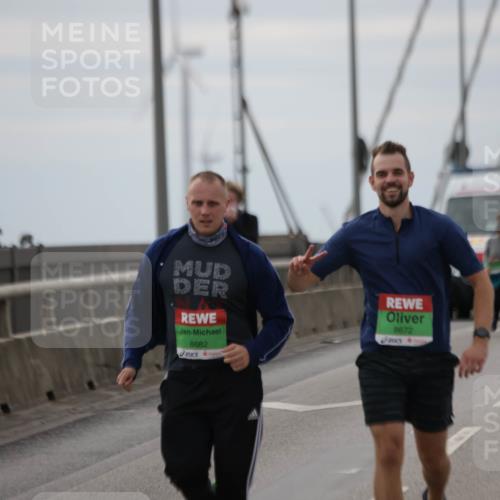 03.10.2025 - Köhlbrandbrückenlauf Jannik Wohlers http://msf.ph/oto/9138344 03.10.2025 16:08:34 Position 1 8682, 8672 meine-sportfotos.de
