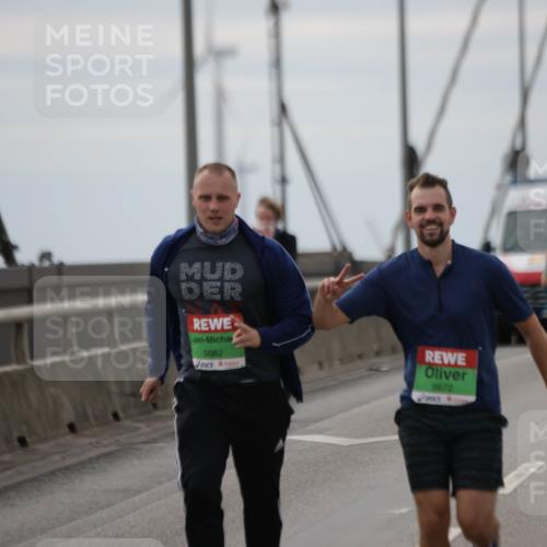 03.10.2025 - Köhlbrandbrückenlauf Jannik Wohlers http://msf.ph/oto/9138359 03.10.2025 16:08:34 Position 1 8682, 8672 meine-sportfotos.de