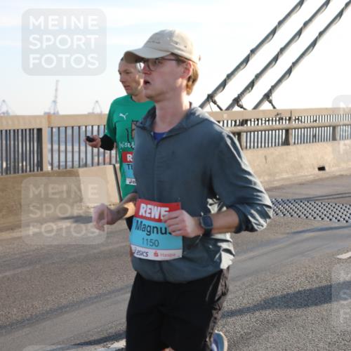 03.10.2025 - Köhlbrandbrückenlauf Yannick Fuchs http://msf.ph/oto/9138360 03.10.2025 08:22:32 Position 2 1150 meine-sportfotos.de