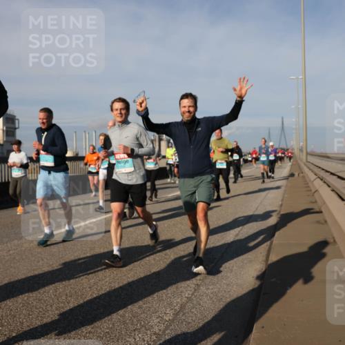 03.10.2025 - Köhlbrandbrückenlauf Lena Gebhardt http://msf.ph/oto/9138378 03.10.2025 09:56:05 Position 2  meine-sportfotos.de