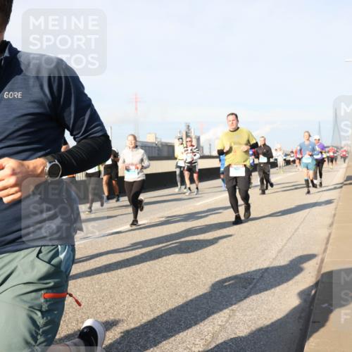 03.10.2025 - Köhlbrandbrückenlauf Lena Gebhardt http://msf.ph/oto/9138407 03.10.2025 09:56:06 Position 2  meine-sportfotos.de