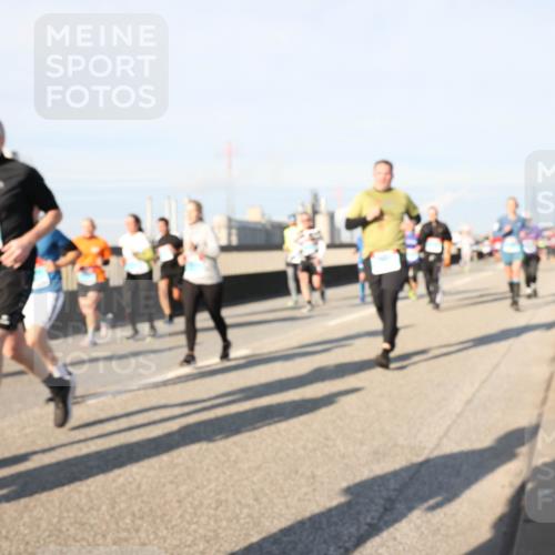 03.10.2025 - Köhlbrandbrückenlauf Lena Gebhardt http://msf.ph/oto/9138411 03.10.2025 09:56:06 Position 2  meine-sportfotos.de