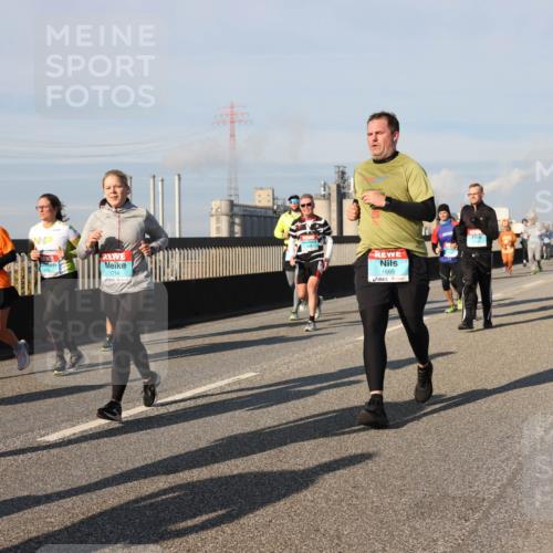 03.10.2025 - Köhlbrandbrückenlauf Lena Gebhardt http://msf.ph/oto/9138416 03.10.2025 09:56:07 Position 2 1714, 1665 meine-sportfotos.de