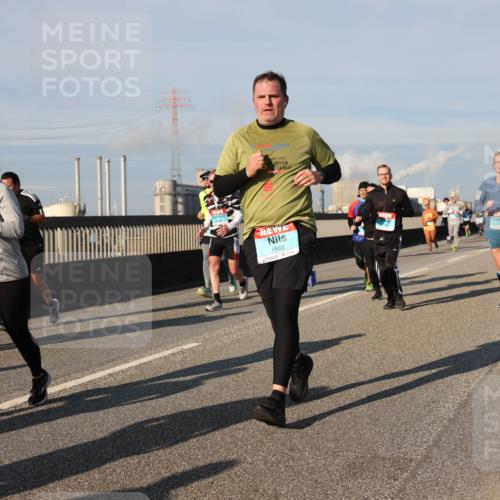 03.10.2025 - Köhlbrandbrückenlauf Lena Gebhardt http://msf.ph/oto/9138418 03.10.2025 09:56:07 Position 2 1714, 2025, 1665 meine-sportfotos.de