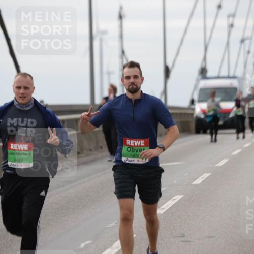 03.10.2025 - Köhlbrandbrückenlauf Jannik Wohlers http://msf.ph/oto/9138433 03.10.2025 16:08:36 Position 1 8682, 8672 meine-sportfotos.de