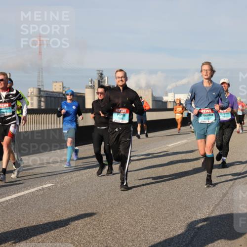 03.10.2025 - Köhlbrandbrückenlauf Lena Gebhardt http://msf.ph/oto/9138434 03.10.2025 09:56:08 Position 2 2986, 3372, 1535 meine-sportfotos.de
