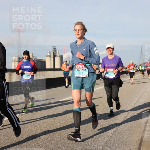 03.10.2025 - Köhlbrandbrückenlauf Lena Gebhardt http://msf.ph/oto/9138449 03.10.2025 09:56:09 Position 2 1535, 3372, 2986 meine-sportfotos.de