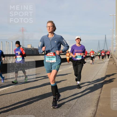 03.10.2025 - Köhlbrandbrückenlauf Lena Gebhardt http://msf.ph/oto/9138453 03.10.2025 09:56:09 Position 2 1535, 3372, 986 meine-sportfotos.de