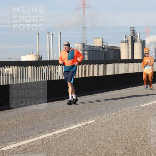 03.10.2025 - Köhlbrandbrückenlauf Lena Gebhardt http://msf.ph/oto/9138477 03.10.2025 09:56:12 Position 2  meine-sportfotos.de