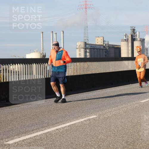 03.10.2025 - Köhlbrandbrückenlauf Lena Gebhardt http://msf.ph/oto/9138480 03.10.2025 09:56:12 Position 2  meine-sportfotos.de