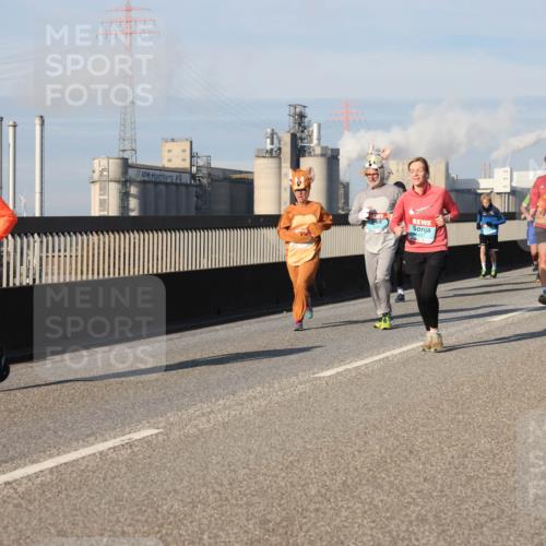 03.10.2025 - Köhlbrandbrückenlauf Lena Gebhardt http://msf.ph/oto/9138482 03.10.2025 09:56:12 Position 2  meine-sportfotos.de