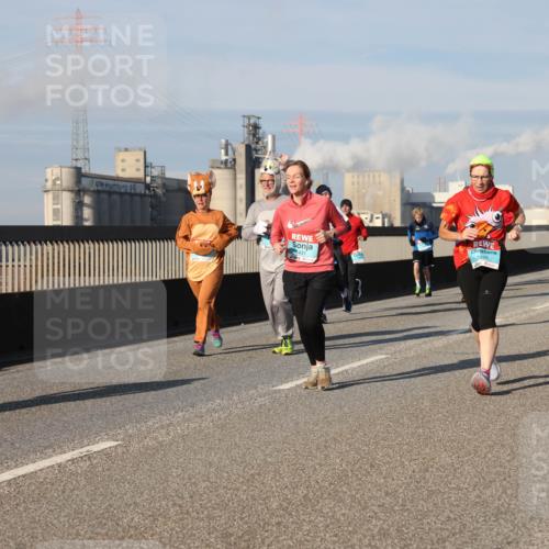 03.10.2025 - Köhlbrandbrückenlauf Lena Gebhardt http://msf.ph/oto/9138499 03.10.2025 09:56:13 Position 2 431 meine-sportfotos.de