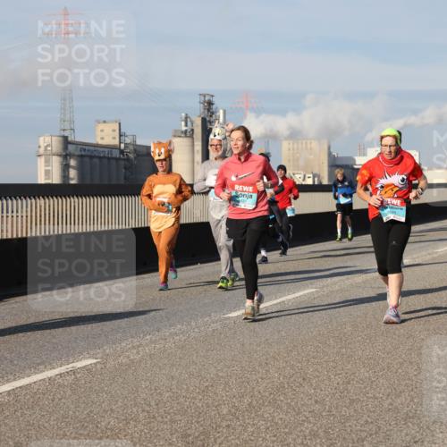 03.10.2025 - Köhlbrandbrückenlauf Lena Gebhardt http://msf.ph/oto/9138500 03.10.2025 09:56:13 Position 2  meine-sportfotos.de