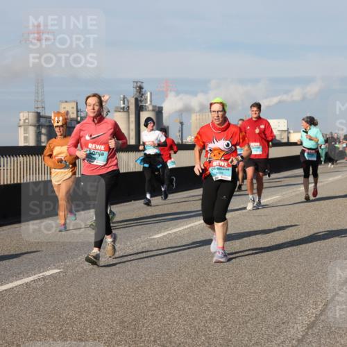 03.10.2025 - Köhlbrandbrückenlauf Lena Gebhardt http://msf.ph/oto/9138514 03.10.2025 09:56:14 Position 2 3699 meine-sportfotos.de