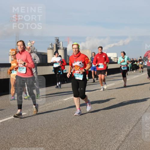 03.10.2025 - Köhlbrandbrückenlauf Lena Gebhardt http://msf.ph/oto/9138516 03.10.2025 09:56:14 Position 2 1431, 3699 meine-sportfotos.de