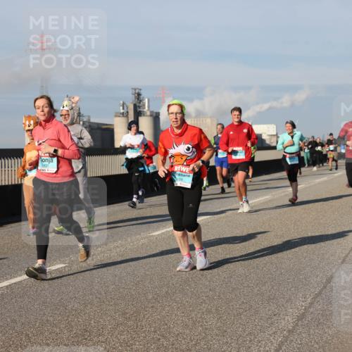 03.10.2025 - Köhlbrandbrückenlauf Lena Gebhardt http://msf.ph/oto/9138518 03.10.2025 09:56:14 Position 2 1431, 699 meine-sportfotos.de