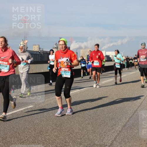 03.10.2025 - Köhlbrandbrückenlauf Lena Gebhardt http://msf.ph/oto/9138528 03.10.2025 09:56:14 Position 2 1431, 699 meine-sportfotos.de